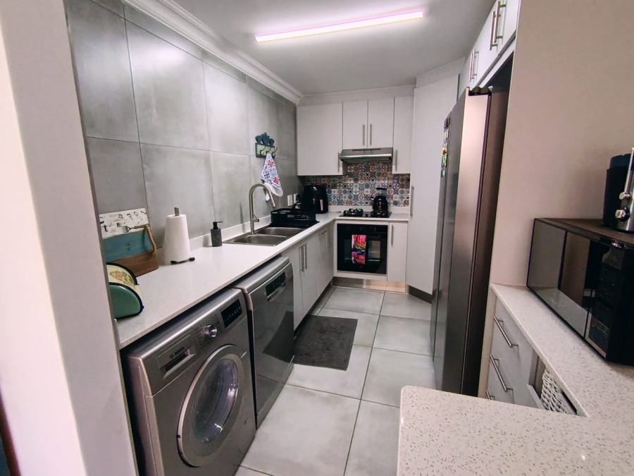 2 Bedroom Property for Sale in Island View Western Cape